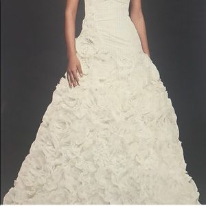 David’s Bridal Rosette Wedding Dress